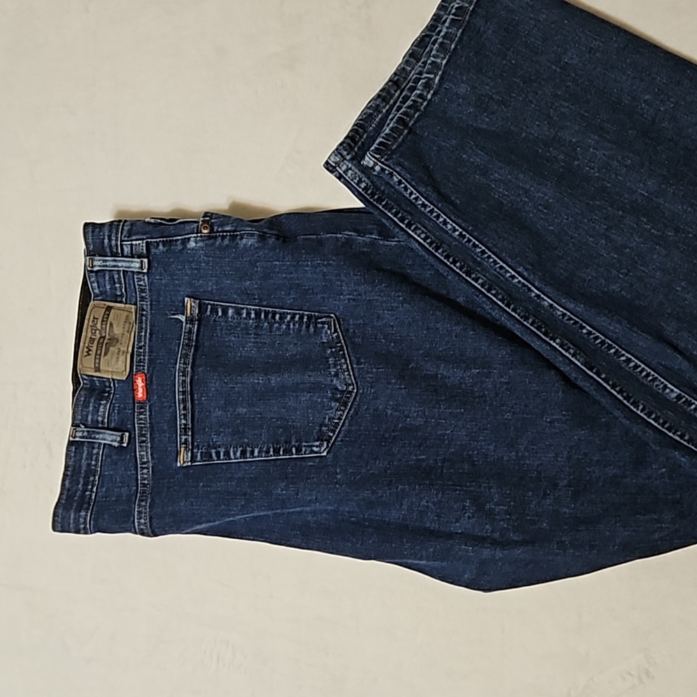 WRANGLER- BIG & TALL JEANS- REGULAR FIT- 48 Waist/ 30 length